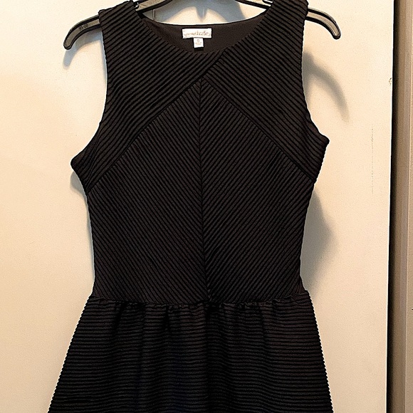 Black A-Line Dress - Picture 4 of 12